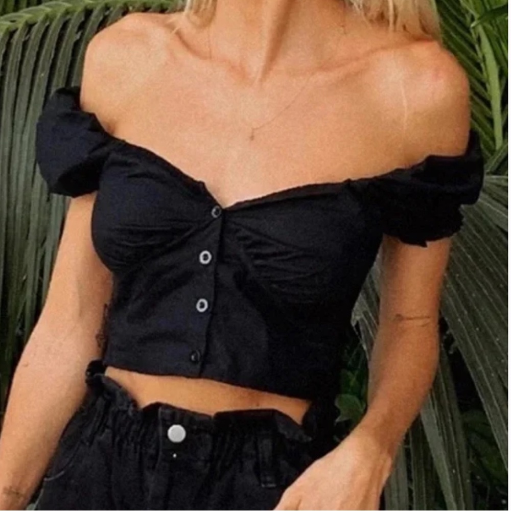 Princess Polly Black Abe Crop Top - Picture 2 of 6